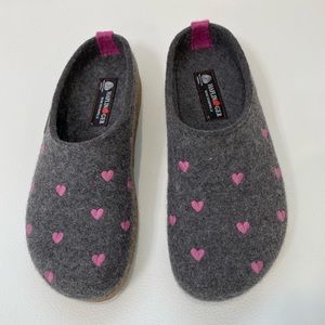 Haflinger wool clog. Gray with hearts. Size 42